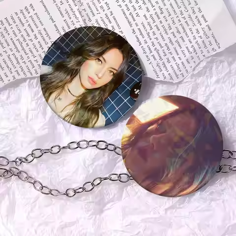 Actor A-Aubrey P-Plaza American Flag Badges Soft Button Pin Bright Printed Icon Gift Friends Badge C