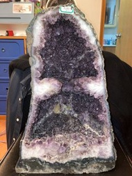 【清位平賣】大型 50kg 巴西深紫晶洞 | 帶共生方解石「財眼」| 高 46cm