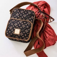 日本 CHRISTIAN OLIVIER PARIS 雜誌附錄 啡色MONOGRAM帆布 直身 斜咩袋