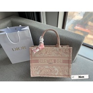 H I G Q U A L T Y Boxless 
 S i z e: 3 6 * 2 8 c m D Home t o Shopping Bag C B Embroidery Non-Ordina