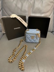 Chanel 小盒子 琺瑯扣鏈 （盒裡有鏡）