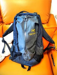 Arc'teryx arro 22 backpack （極小用，好新）