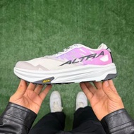 Altra Mont Blanc Carbon 跑鞋
