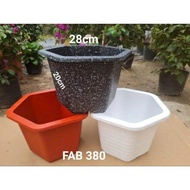 FA380 hexagonal plastic plant pot 21 cm high x 33 cm wide