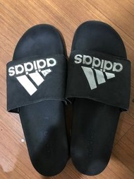 Adidas 拖鞋
