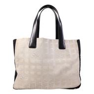 CHANEL 尼龍New Travel Line銀扣手挽袋