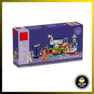 Assembling toy 40687 Alien Space Diner - Alien Space restaurant