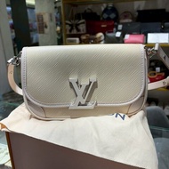 LV BUCI 奶白色水波紋法棍包