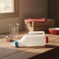 Hanging Feeder Bottle 800ml Hanging Feeding Bottle Square Screw-Cap for Farmers, Farm
