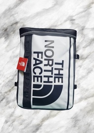 กระเป๋าเป้ รุ่น Fuse box 30L กันน้ำได้.กระเป๋าเป้ผู้ชาย