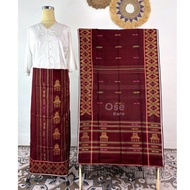 Karo Nipes Uis Set with Maroon Semi-Silk Traditional House Motif