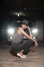 ams.commune - กางเกงยีนส์ทรงกระบอกสีดำ JEA-001-BLA