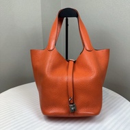 愛馬仕/Hermes Picotin Lock 22 橘色銀扣菜籃子手提水桶包 22x17x21cm