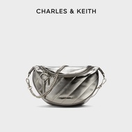 CHARLES&KEITH กระเป๋าคาดหน้าอกใหม่ CK2-80151417 กระเป๋าคาดเอวหนังนุ่มโซ่ Crossbody สำหรับผู้หญิง Noi