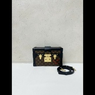 LV Petite Malle
老花硬盒子包