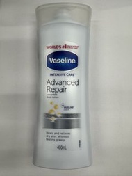 【全新現貨】Vaseline 凡士林專業修護潤膚露 🧴 深層修復肌膚 400mL (Advanced Repair Body Lotion)