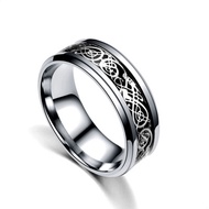 [In stock] ใหม่ด้วยเครื่องประดับ แหวนลายมังกรคู่เหล็กไทเทเนียมสแตนเลส แหวนแฟชั่นผู้ชายสไตล์ยุโรปและอเมริกา