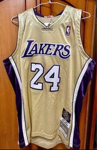NBA球衣 Kobe Bryant 洛杉磯湖人名人堂紀念金 96-16金 M&N Authentic 球員版 電繡 全新