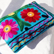 情人節禮物 限量一件 手工刺繡長型收納包 / 民族風包 / 相機包 / 化妝包 / 手機包 / 手拿包 - boho沙漠風格 繽紛花朵刺繡圖騰