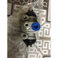Rear brake cylinder for Suzuki carry, 5 kg, 500kg, suzuki van..sym T880, thaco towner 950,990, vinas