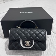 2025 10月購入 CHANEL COCO HANDLE CF 20 黑銀羊皮 迷你頂級手柄翻蓋包 小羊皮