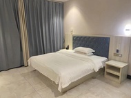 Hechi Yijia Business Hotel