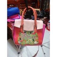 ART FEVER BRERA SLING BAG