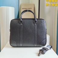 Authentic counter, Bottega Veneta men's handbag, crossbody bag size: 27-38-9cm