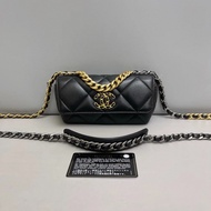 Chanel香奈兒 19BagWOC 黑金全皮眼鏡包