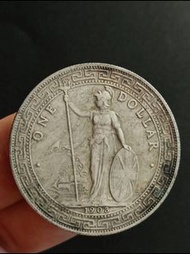 舊港幣，舊人民幣，銀元，金幣，楓葉金幣，袁大頭，孫小頭，連體鈔，炮筒，中銀紀念鈔，英女皇金幣，十二生肖金幣，紀念金幣，克魯格金幣，富格林金幣，袁世凱，袁大頭，孫中山，渣打老爺車，匯豐大聖書，小聖書，紅