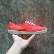 2hand (Left size 36 - Right size 37) Flat shoes with error size