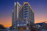 White Jade Hotel (Gushi Xinhe Century City)