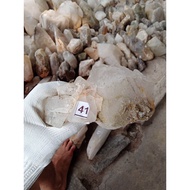 Natural white quartz stone, 100% real Vietnamese stone, size 14.9 x13 x9 cm, weight 1.4 kg