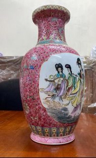 中國潮彩 大 花瓶 Antique chinese style vase