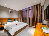 Hechi Qiju Hotel