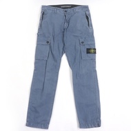 กางเกงคาร์โก้ผ้าฝ้ายฟอกสีแบบมีเอฟเฟ็กต์ "Garment-dyed effect" ยี่ห้อ STONE ISLAND รุ่น 1015303WA สีน