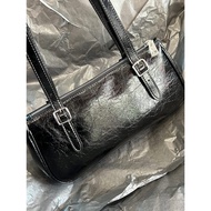 Asher oil wax leather baguette underarm large capacity commuter Boston pillow bag, shoulder portable