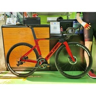 Raleigh Dice carbon aerobike with shimano 105 hydraulic disc brake