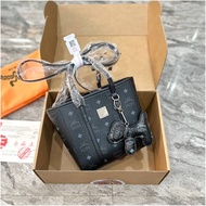 กระเป๋าสะพายผู้หญิง สะพายข้าง สะพายไหล่ ถือหิ้ว เอ็มซีเอ็ม/mcm ขนาด 8inv/นิ้ว