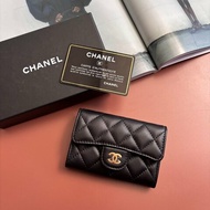 ::CHANEL:: AP0214 經典口蓋卡片夾 黑金零錢卡包 錢包