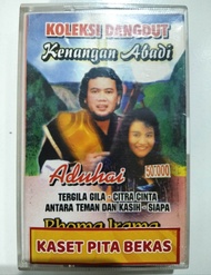 kaset pita bekas dangdut Rhoma irama vs noer Halimah aduhai