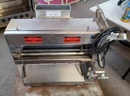 [龍宗清] 桌上型披薩壓麵機(壓皮機) (22092601-0001)Pizza Sheeter 滾輪式壓麵機 比薩麵團 