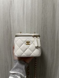 Chanel 白色盒子