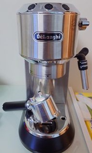 Delonghi 半自動咖啡機  EC685.M