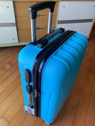 22吋行李箱