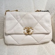 Chanel 19