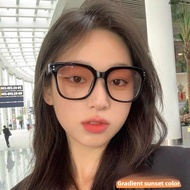 AHEYE Sweet Spicy Cool girl _ Girlfriends Couple Summer Sunset Gradient Brown Blush Black Frame Plai