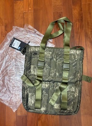 Nike camouflage 迷彩手提袋 swoosh ACG nsw like  Alpha Industries ma1 n3b m65  carhartt National Geographi