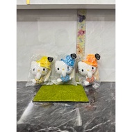 Kitty Keychain 4.5 Inches High New In A Bag Selling Set Of 3 459.-