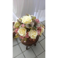 Gubahan bunga rose untuk meja kopi